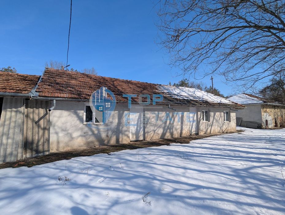 Промишлено помещение в покрайнините на град Борово, област Русе