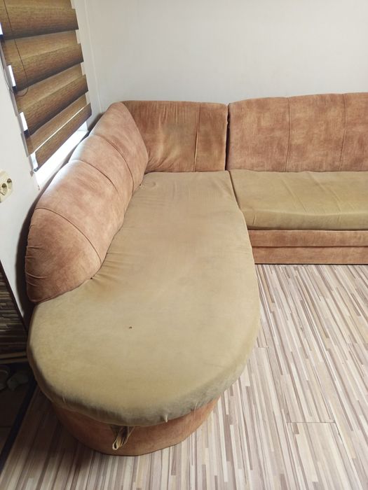 Продавам ъглов диван