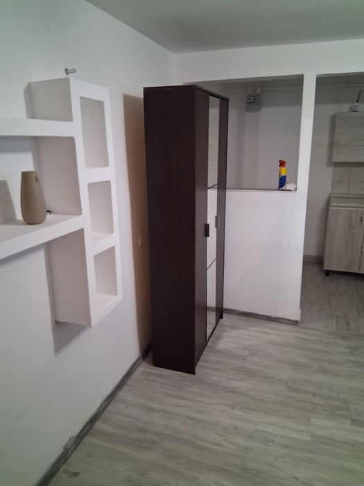 Închiriez garsoniera la casa