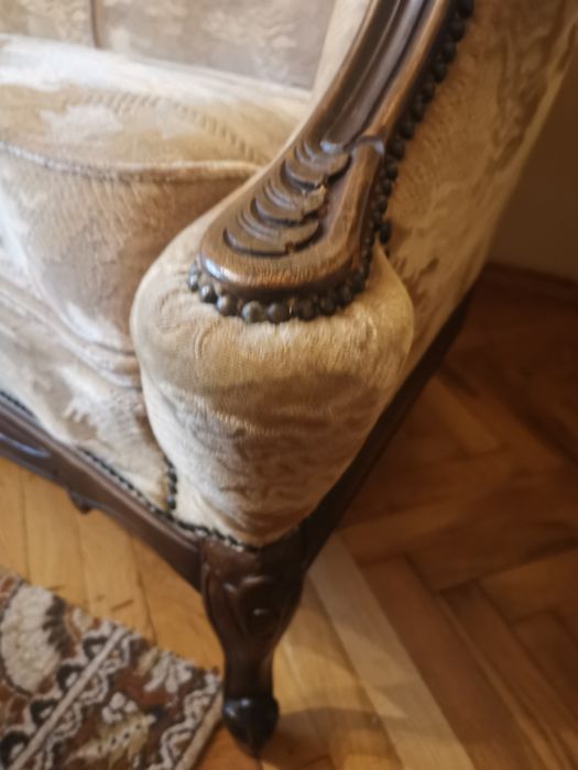 Старинно канапе масивно дърво