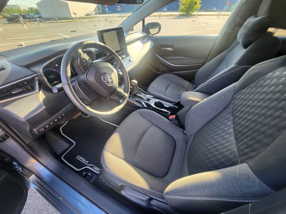 TOYOTA Corolla 2025 — imagine 5