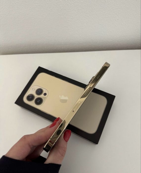 Vand Iphone 13 pro impecabil
