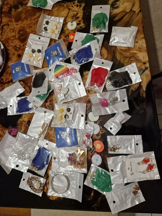 Продавам Обици колиета