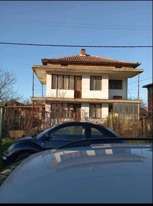 Двуетажна къща!!!