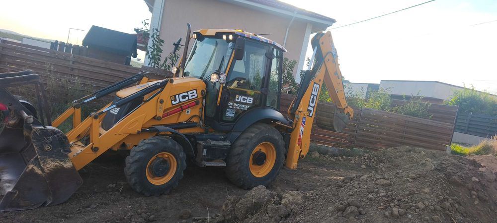 Vând buldoexcavator jcb 3cx