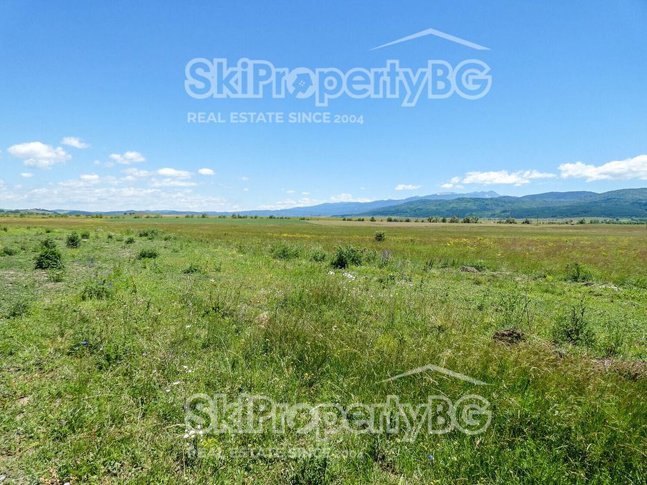 Голям парцел в Белчински Бани!