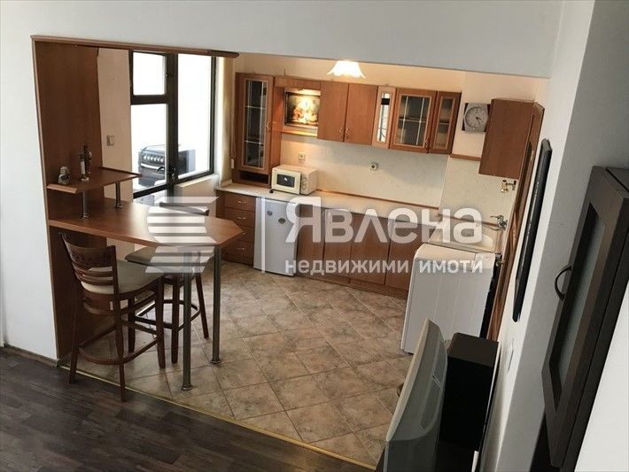 Дава се под наем Тристаен апартамент в Варна, Окръжна болница - 85 кв.м за 715 € - Снимка #2