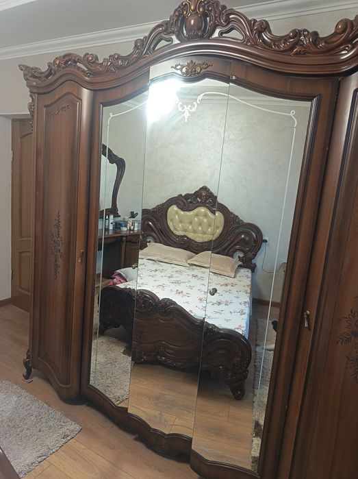 Спальный гарнитур