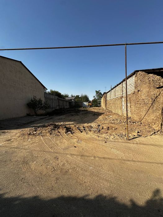 Участок под строительство.