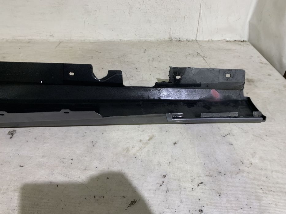 Prag dreapta BMW Seria 3 Coupe, Cabrio E92, E93, 2010, 2011, 2012, 2013, cod origine OE 51777227986.