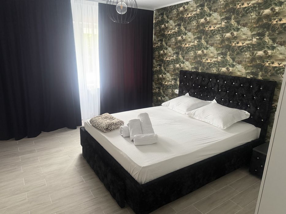 Inchiriez apartament in regim hotelier  2  camere  Rm sarat