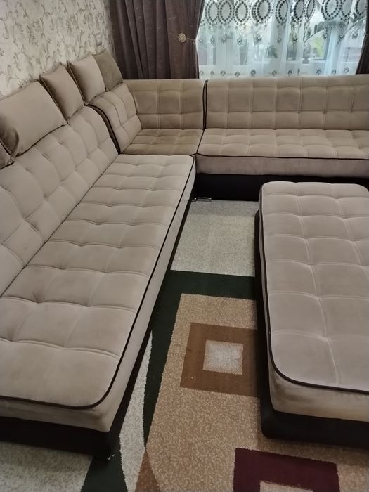 Диван уголок сотилади.
