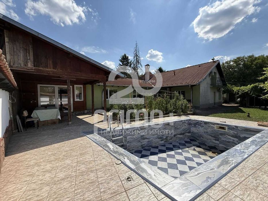 Продава се Къща в Велико Търново, Център - 150 кв.м за 1994 €/кв.м - Снимка #3