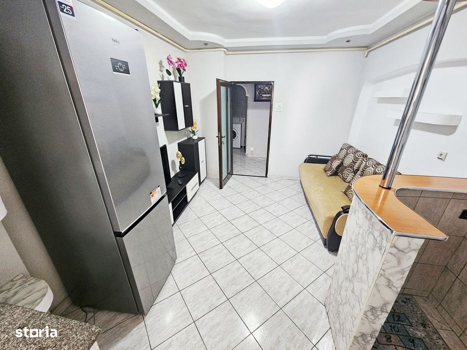 Apartament cu 4 camere, balcon MOBILAT , UTILAT , zona Nae Leonard