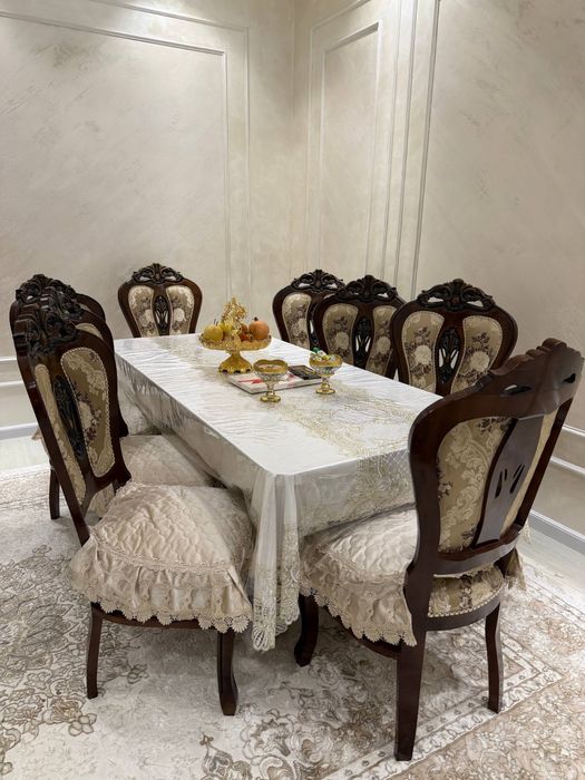 Продается стол со стульями