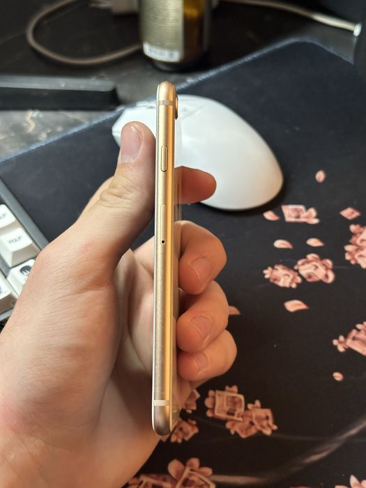 Iphone 8 64гб В золотом цвете