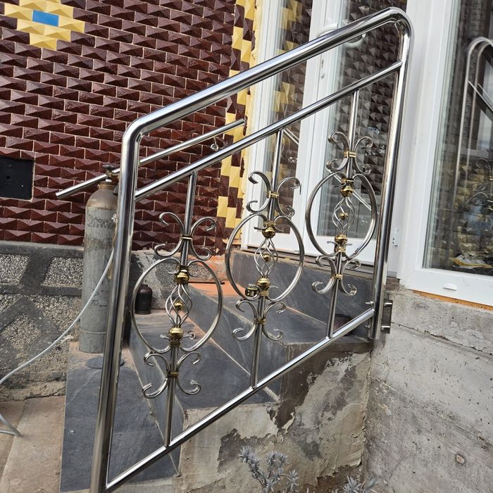 Porți,garduri,balustrade,copertine