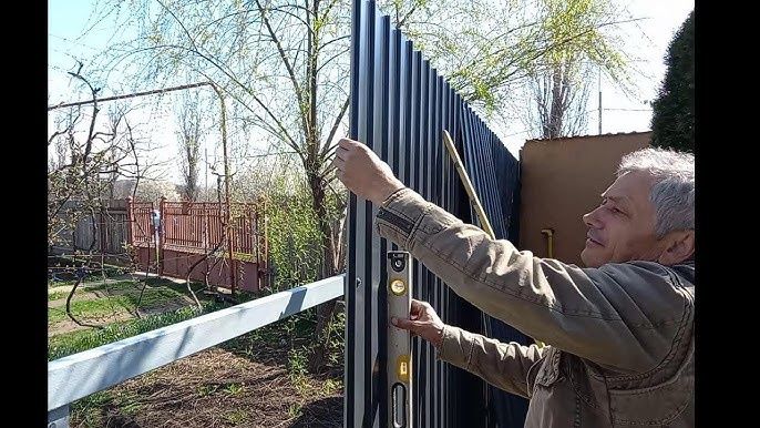 Construim garduri si porti din sipca metalica, panouri stil jaluzele,
