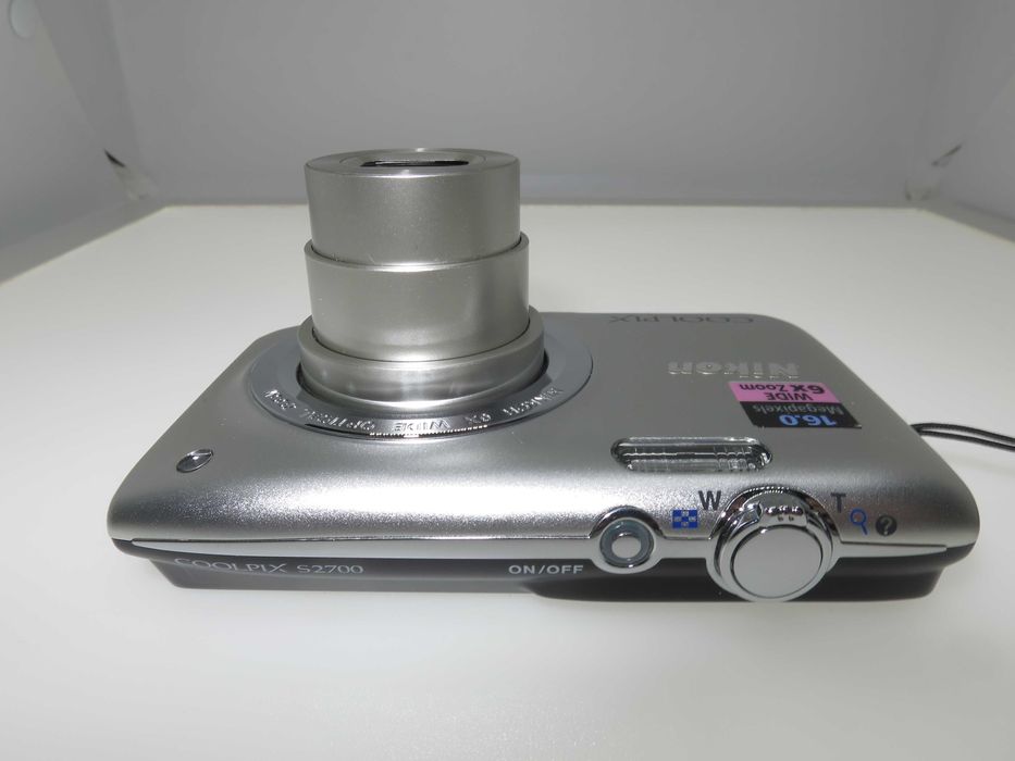 Nikon Coolpix S2700 компактен цифров фотоапарат камера отличен НОВ