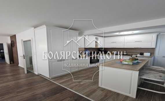 Продава се Тристаен апартамент в Велико Търново, Акация - 117 кв.м за 2265 €/кв.м - Снимка #2
