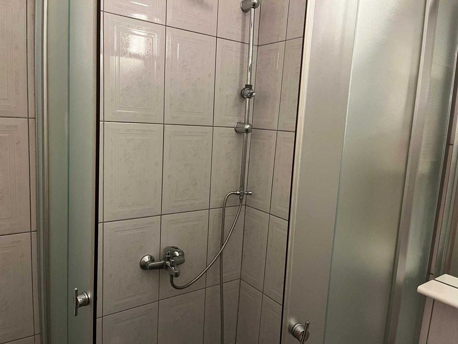 Închiriez casa 3 camere zona centrală, str. Udriste Nasturel