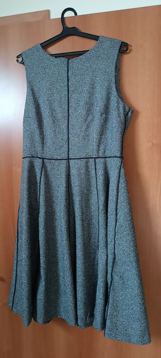 Елегантна рокля от пепит HM