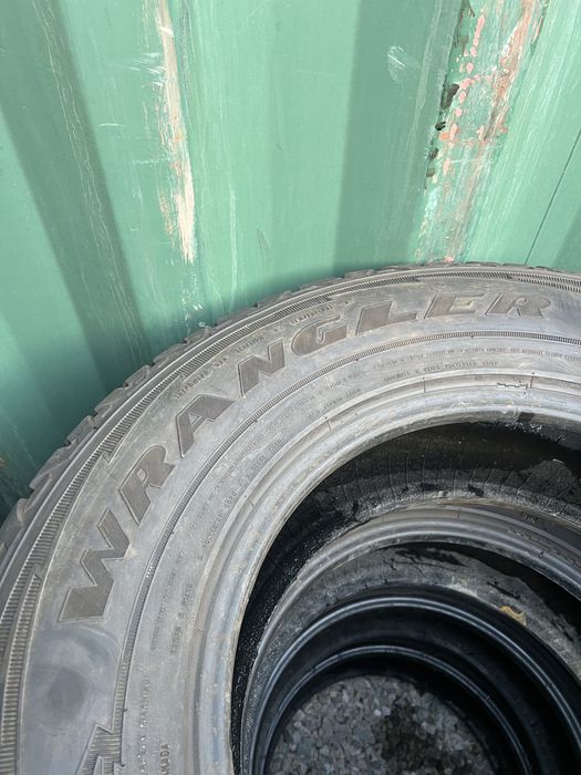 255/75/17 Goodyear Wrangler A/T