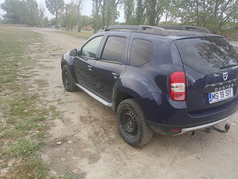 Vând Dacia Duster