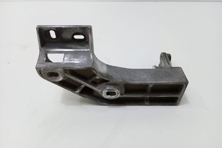 Suport motor 8200443154 Opel Vivaro  seria