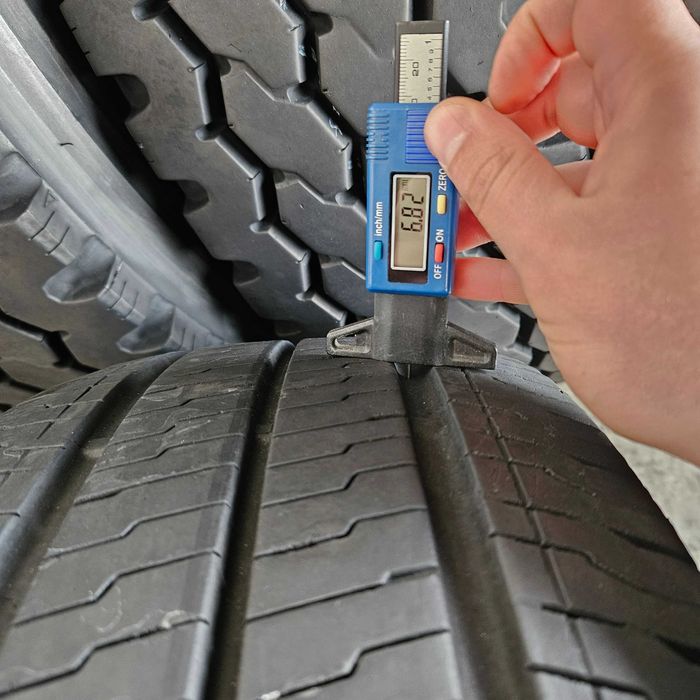 2 летни бусови гуми 235/65R16C Continental VanContact Eco 115/113R DOT2023 made in Slovakia