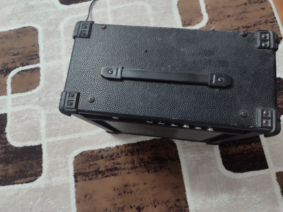 Продам комбо усилитель