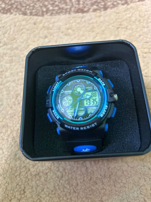 Продавам часовници