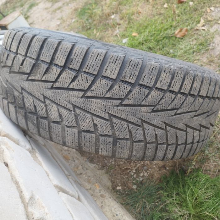 Зимние шины дисками 275/55 R20