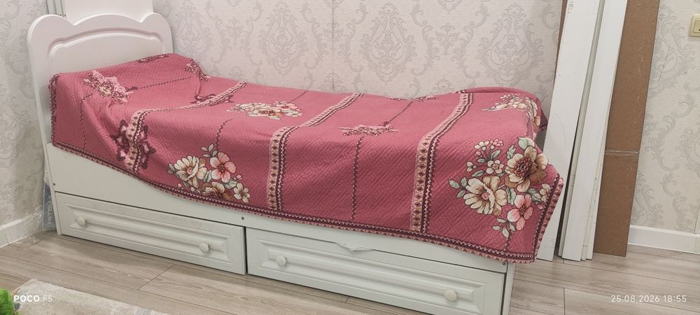 Продам кровать белая