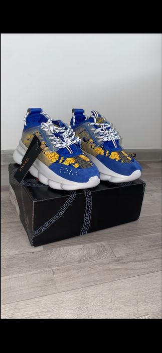 Adidasi versace chain reaction 2026
