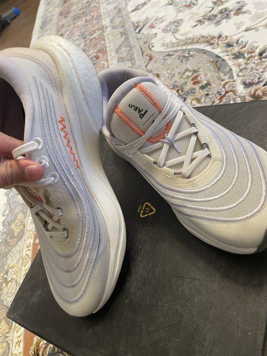 Оригинальные кроссовки от Adidas