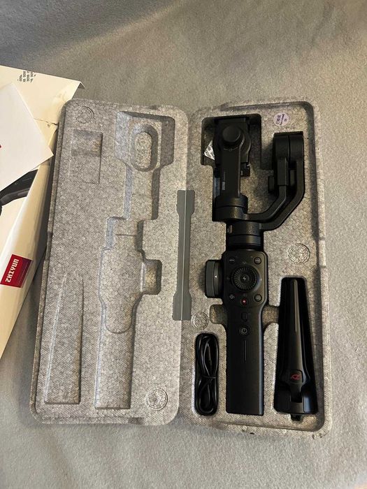 Stabilizator Gimbal telefon - Zhiyun Smooth 4
