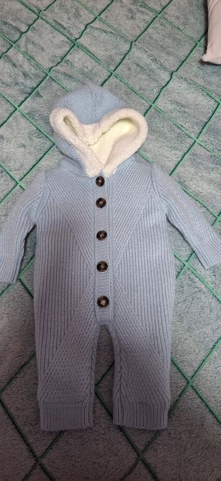 продам детские комбинезоны б/у