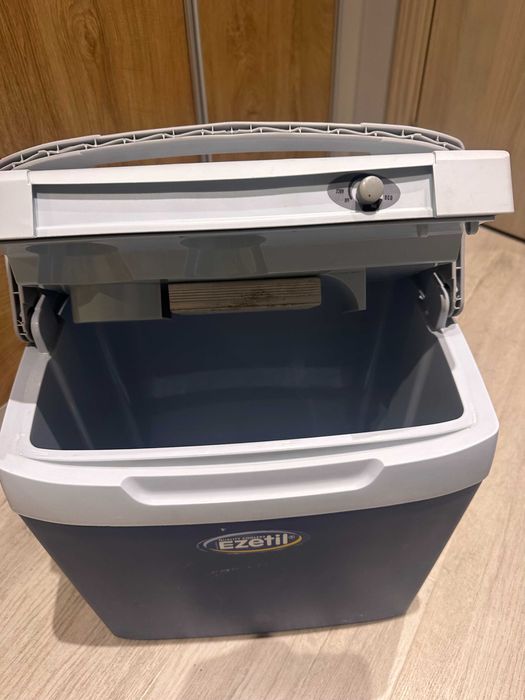 Хладилнa чанта Ezetil - , 26л, 12V-220V студено