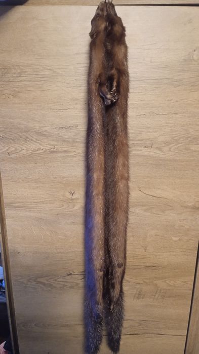 Guler blanita naturala de nurca format din 2 nurci legate intre ele