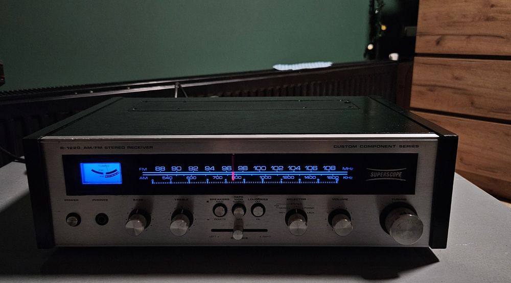 Продавам ресивър MARANTZ superscope r1220