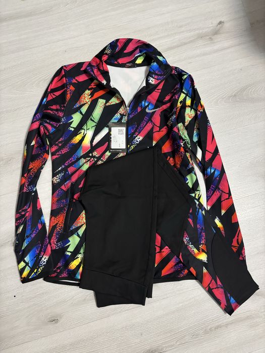 Дамски спортни екипи Nike