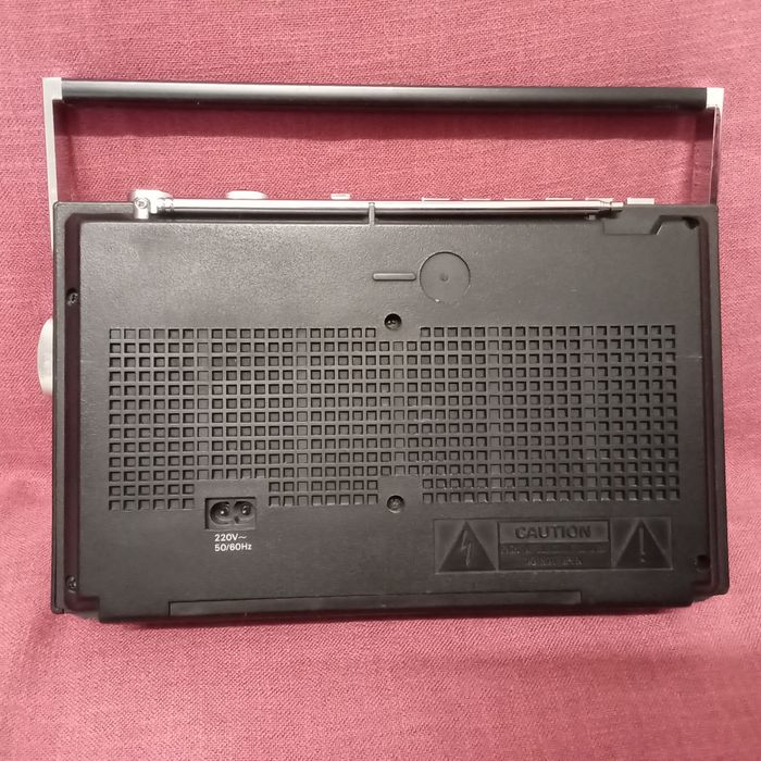 Radiocasetofon Grundig.