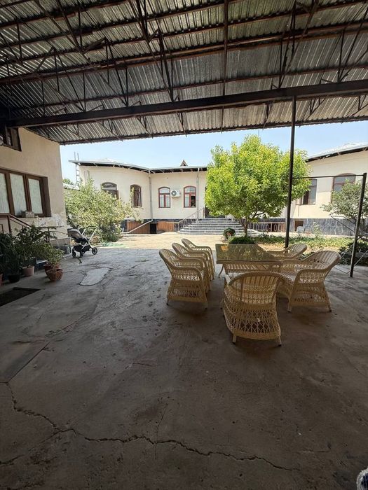 Продаётся дом с большим участком земли