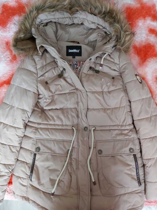 Продам зимние куртки и пихоры 5000т.т