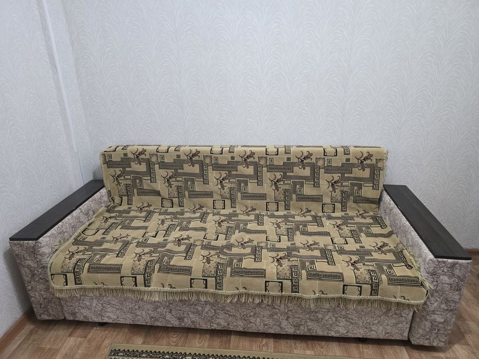 Продам диван в ящиком для вещей