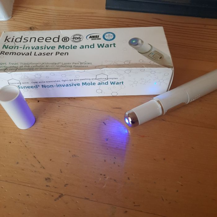 Продавам  лазерна писалка