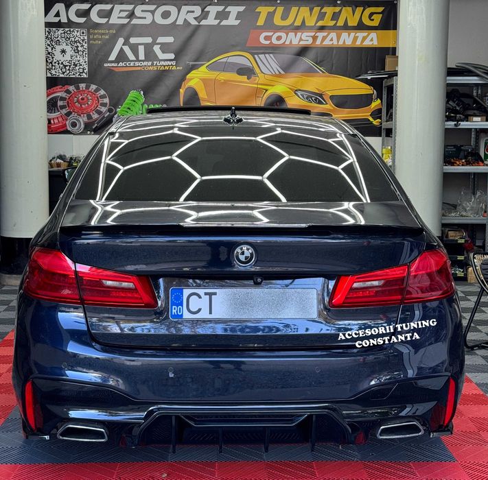 Difuzor Bara Spate - BMW SERIA 5 G30 G31 2017+ M5 Design Negru Lucios