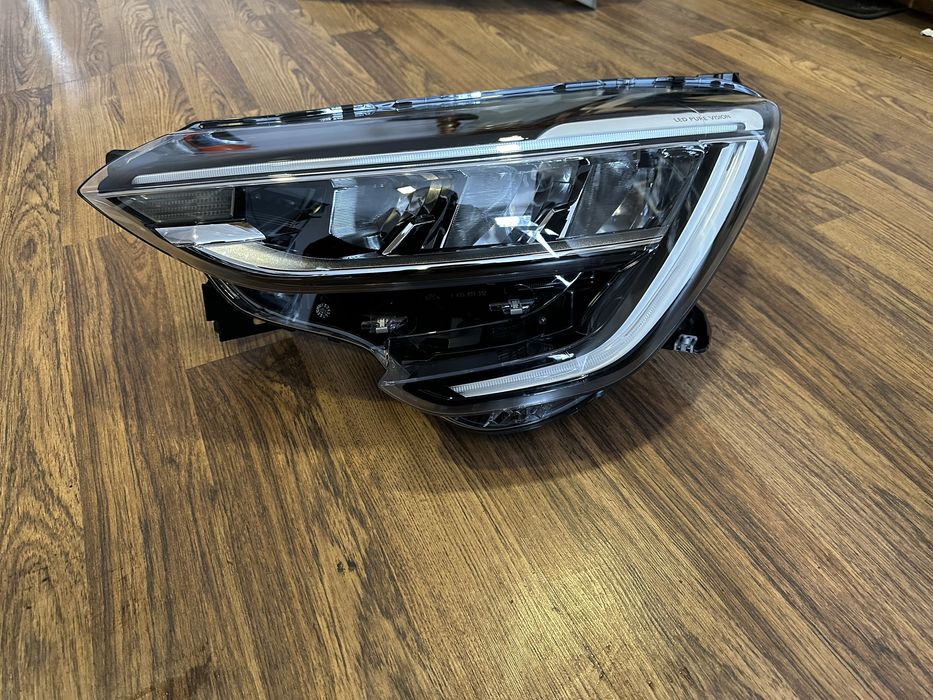 Передние фара Renault Arkana