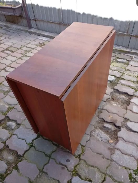 Стол книжка